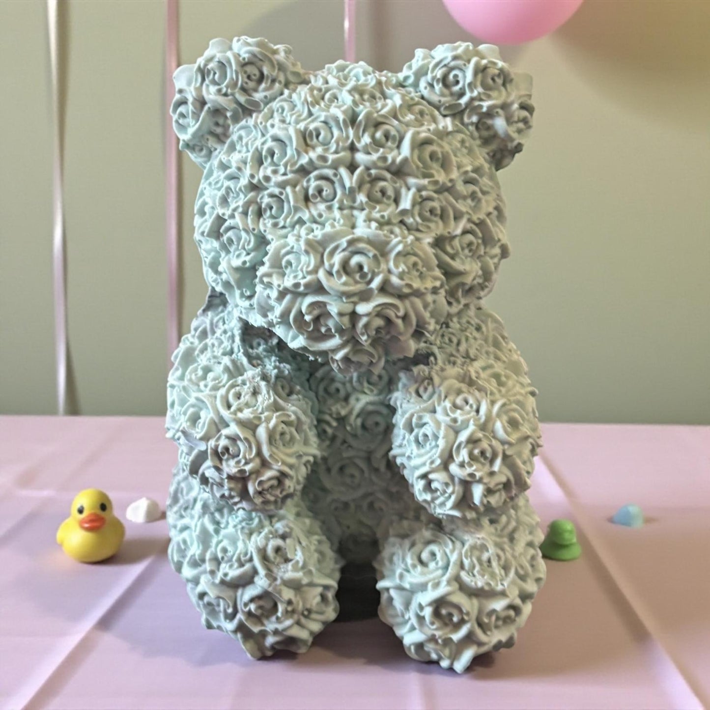 Nounours en Jesmonite bleu pastel â crĂ©ation artisanale et diffuseur de parfum Epoxy Kawaii