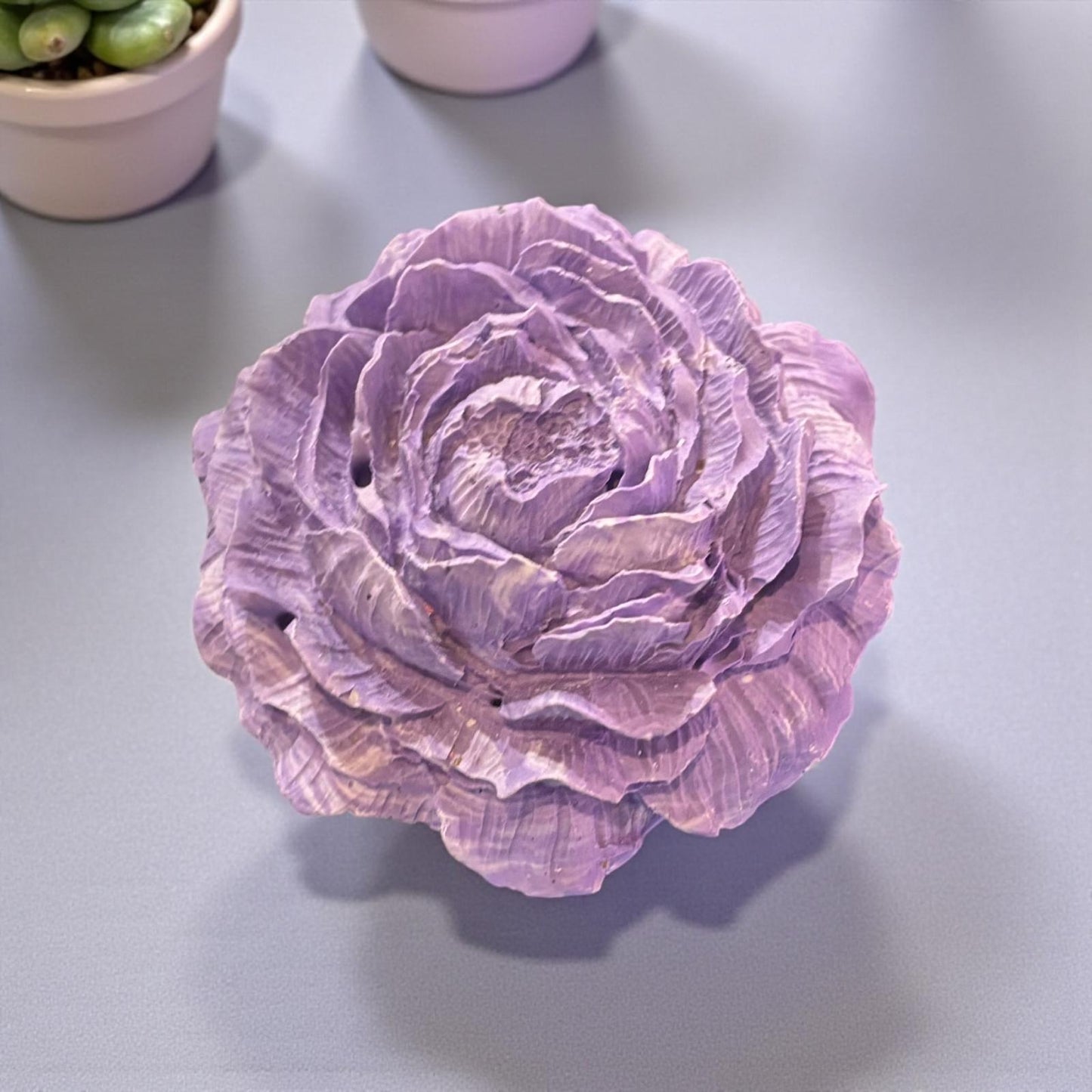Fleur dĂ©corative violet pastel en Jesmonite â diffuseur de parfum artisanal Epoxy Kawaii