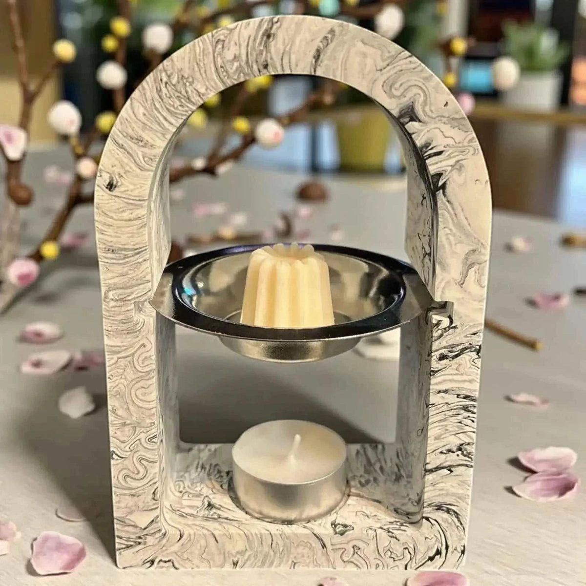 Brûleur à Parfum Arche en Jesmonite – Blanc avec Touches de Noir