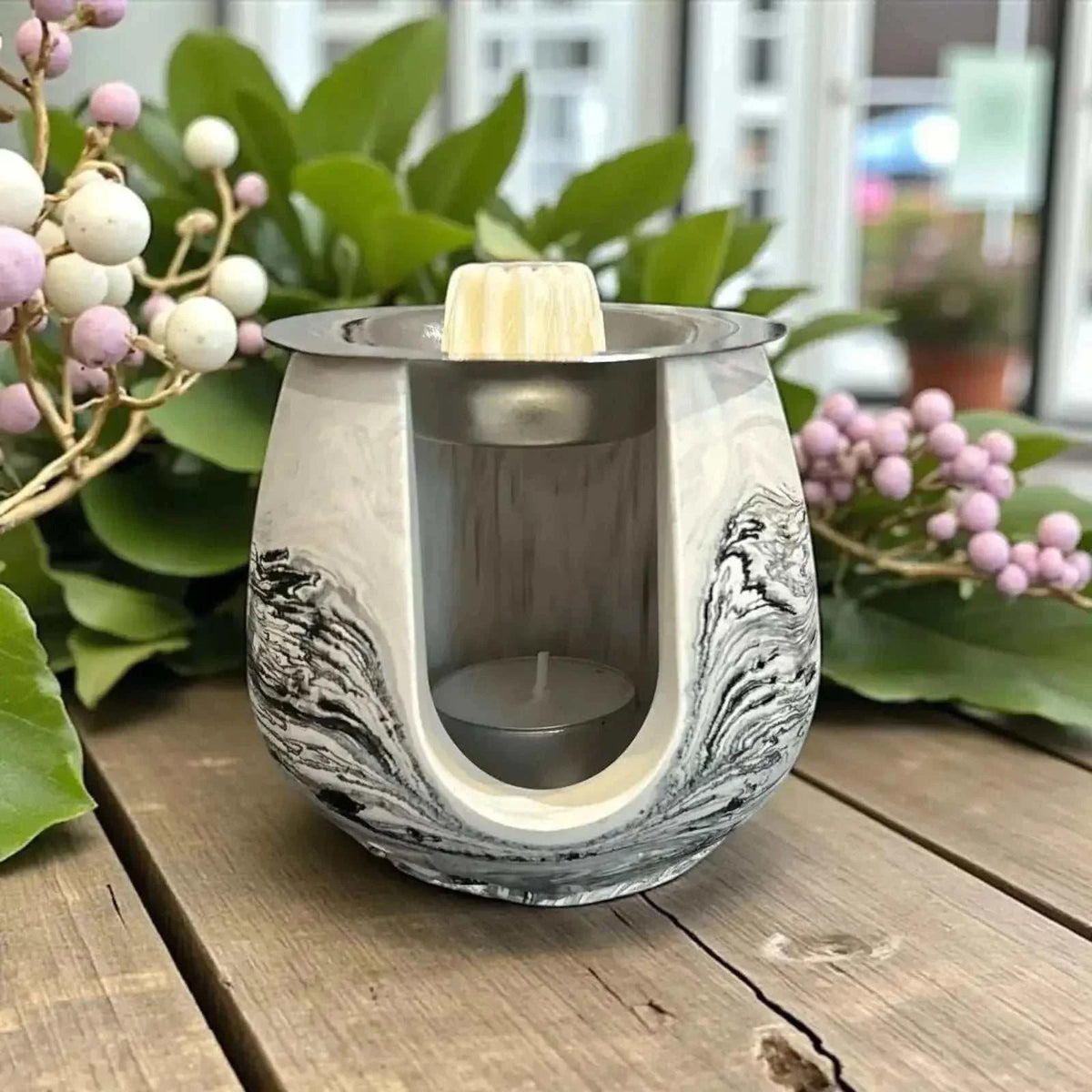 Brûleur à Parfum Rond en Jesmonite – Blanc avec Touches de Noir