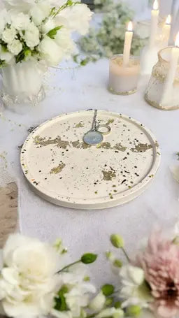 ✨ Vide-Poche Rond Blanc & Doré – Élégance Lumineuse en Jesmonite Epoxy Kawaii