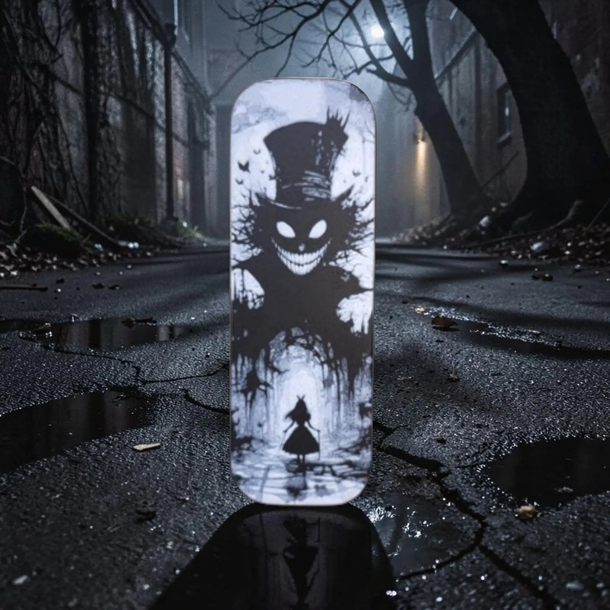 Marque-page Alice en impression 3D noir et blanc avec univers sombre et mystérieux inspiré d’un conte fantastique