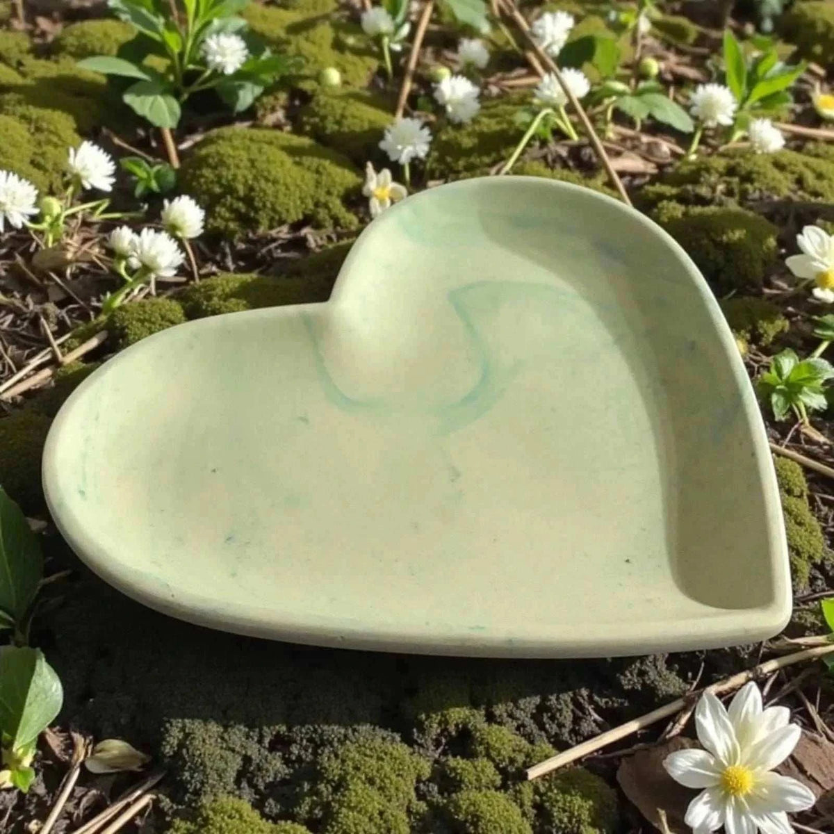 Vide-Poche en Forme de Cœur en Jesmonite – Vert Eau Marbré Blanc