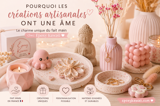 Créations artisanales en Jesmonite blanc crème à paillettes dorées, comprenant vide-poche, bouddha décoratif, diffuseur, bougie et vase rose pastel avec fleurs séchées