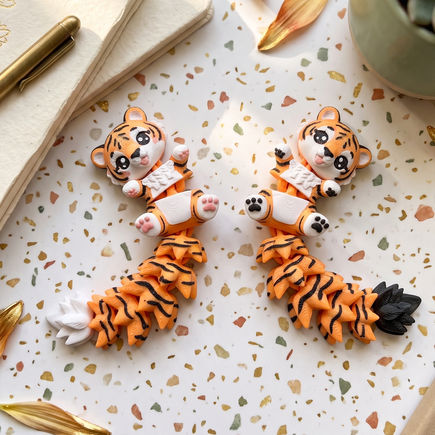 Porte-clé tigre articulé 3D avec longue queue Fluffy orange et noire