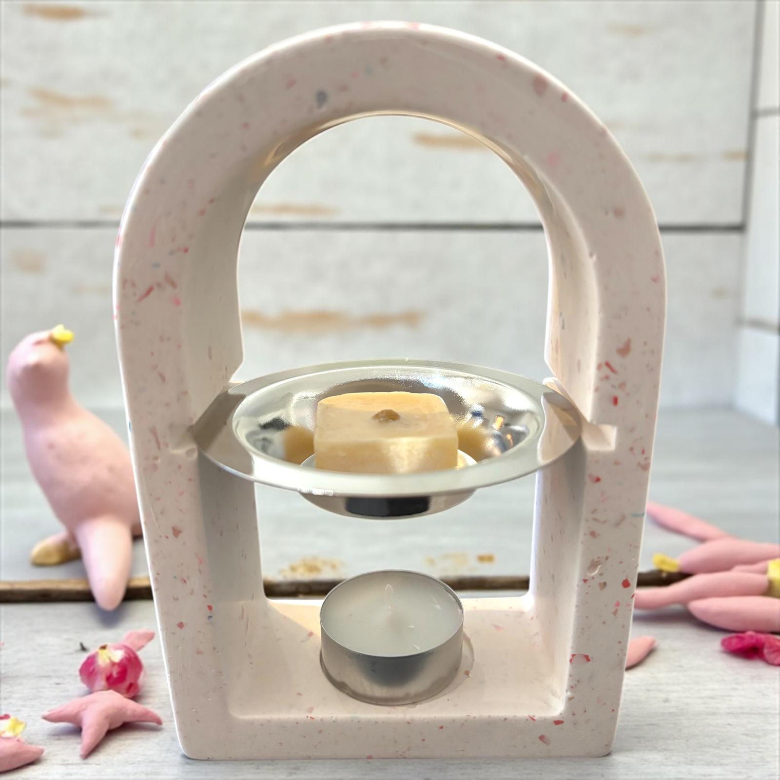 Brûleur à parfum terrazzo beige & marron 🤎 en Jesmonite. Fait main par Epoxy Kawaii – chic, artisanal et naturel 🌸