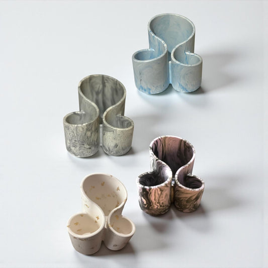 Personnalise ton organisateur en Jesmonite : couleur, effet et finition au choix. Création artisanale et unique faite main en France.