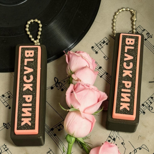 Porte-clés clicker K-pop inspired noir et rose