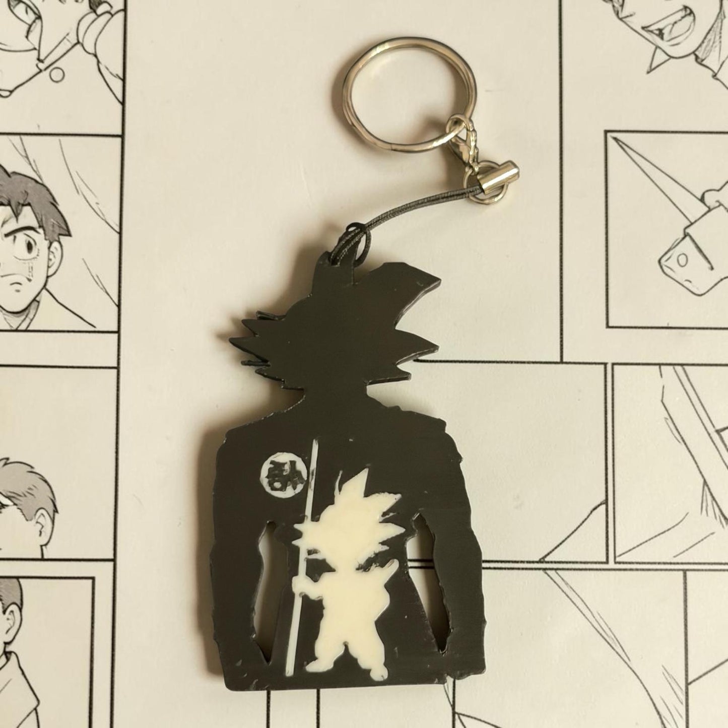 Porte-clés manga silhouette noir et blanc