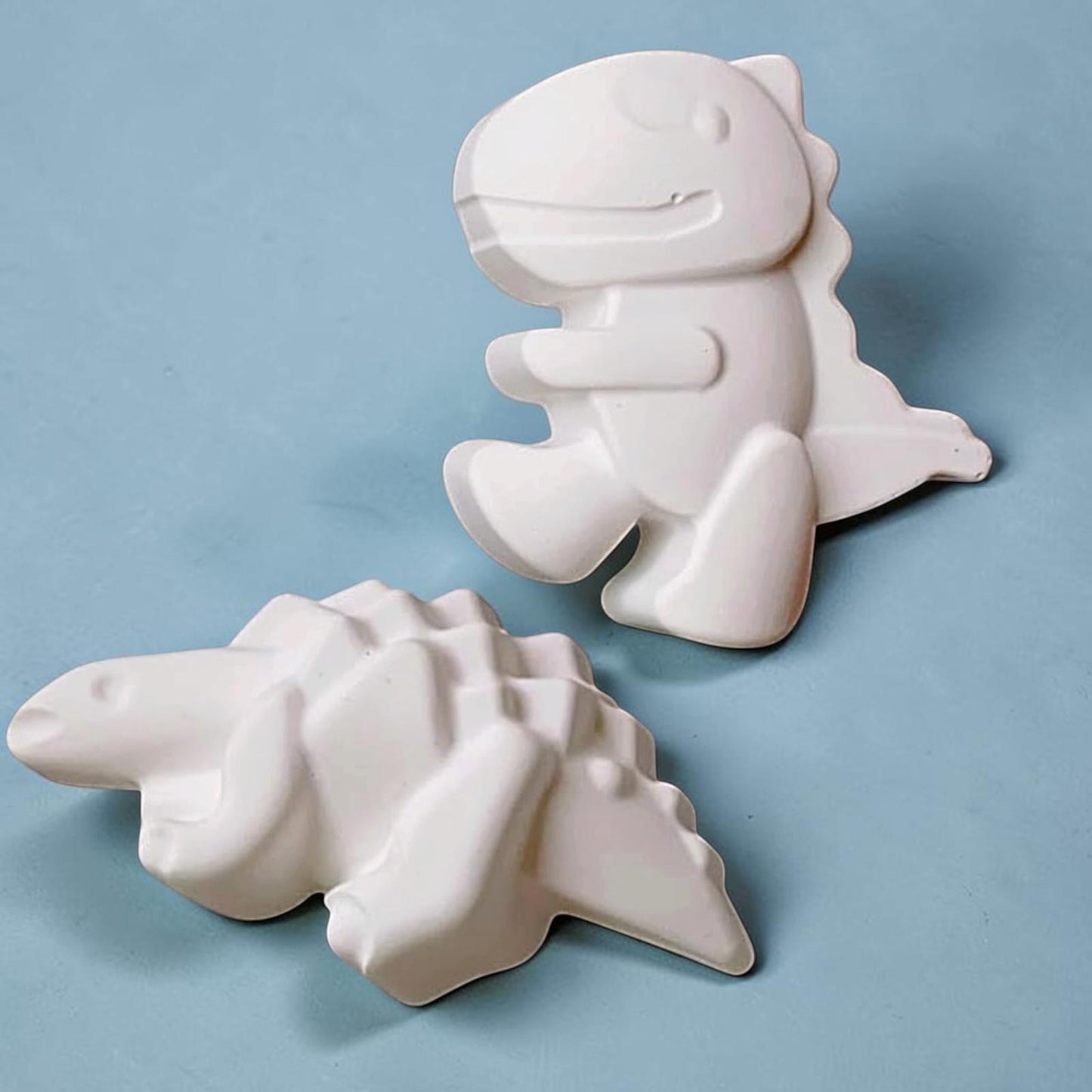 Figurines T-Rex et Ankylosaure kawaii à peindre activité créative dinosaure