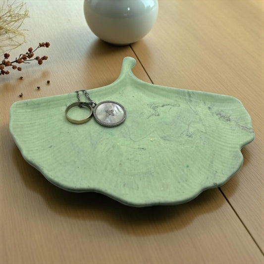 🍃 Vide-Poche Feuille de Ginkgo – Vert Marbré Gris Epoxy Kawaii