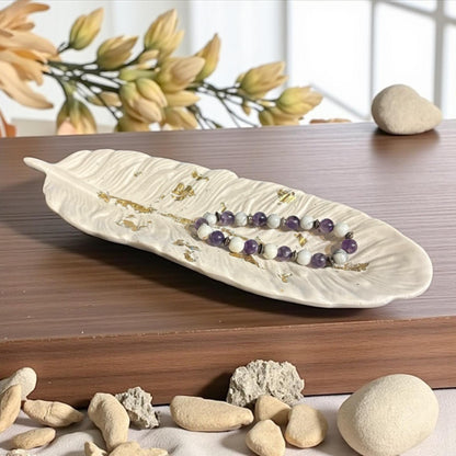 🤍 Vide-Poche Plume Blanc & Feuille Dorée – Création artisanale en Jesmonite