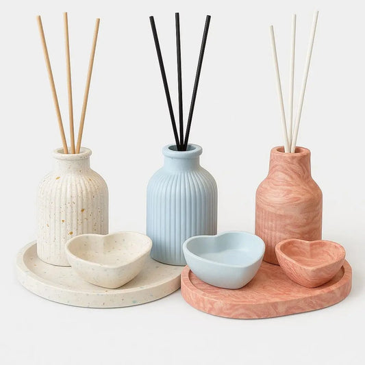 Personnalise ton diffuseur à parfum en Jesmonite : choisis la forme, les couleurs, les effets et compose ton coffret avec vide-poche, figurine ou fleur. Fait main en France. Option parfum d’ambiance Les Bougies de Madley.