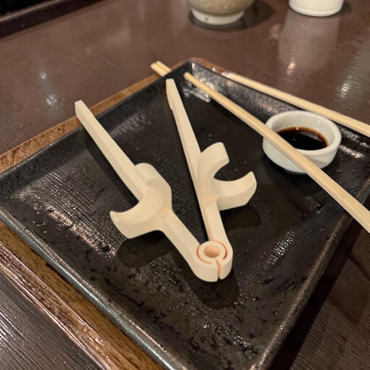 Baguette pour doigts geek personnalisable en impression 3D pour manger des chips sans se salir les doigts