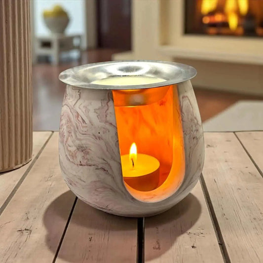 Brûleur à parfum rond en Jesmonite marbré beige et marron 🤎 – création artisanale fait main par Epoxy Kawaii 🌸.
Ambiance naturelle, zen et élégante pour votre intérieur.