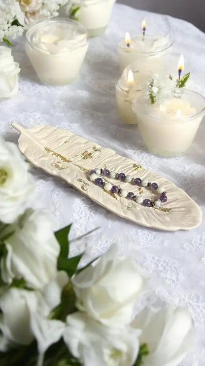 🤍 Vide-Poche Plume Blanc & Feuille Dorée – Création artisanale en Jesmonite