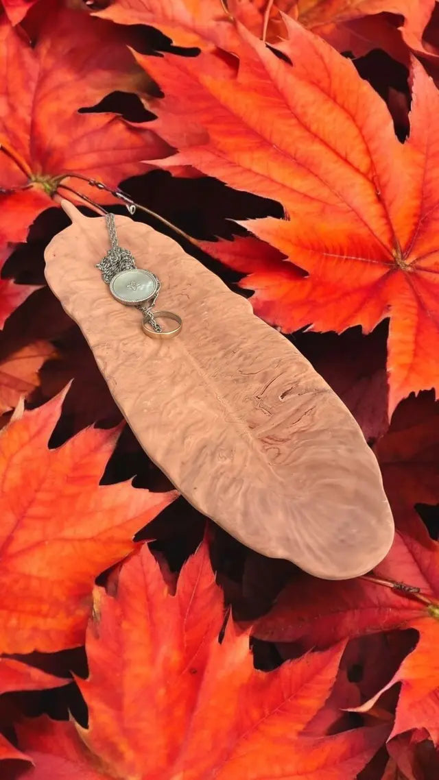 🤎 Vide-Poche Plume Marron Marbré – Création artisanale en Jesmonite Epoxy Kawaii