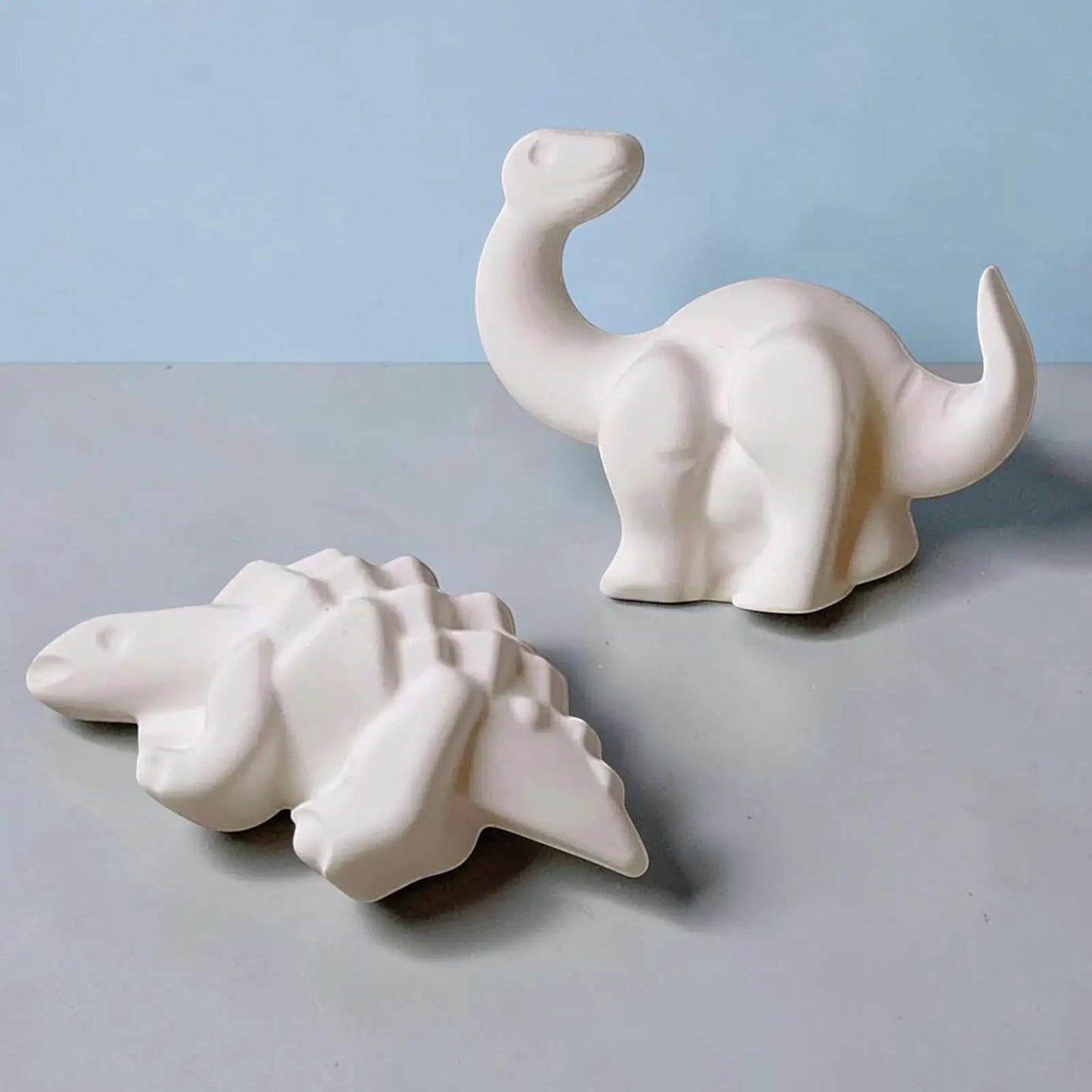 Figurines Brachiosaure et Ankylosaure kawaii à peindre activité créative dinosaure