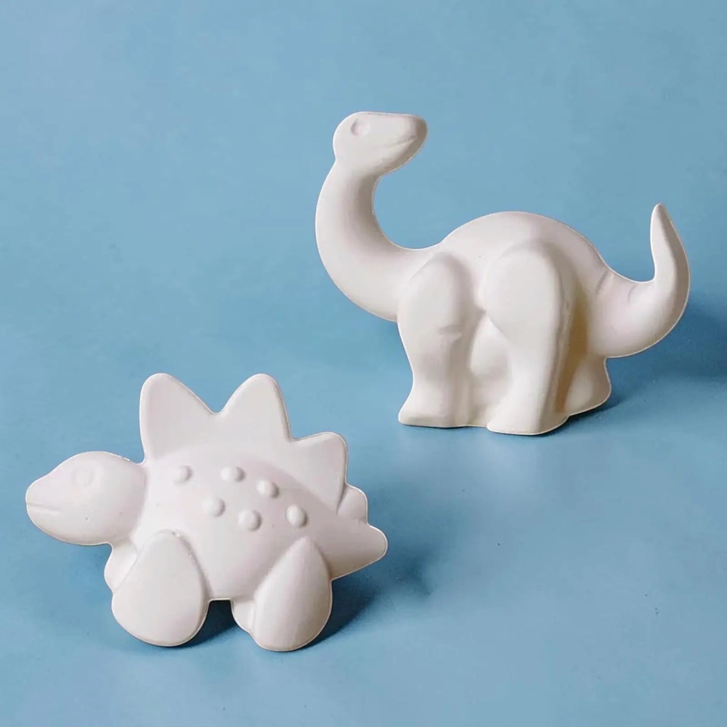 Figurines Brachiosaure et Stegosaure kawaii à peindre activité créative dinosaure