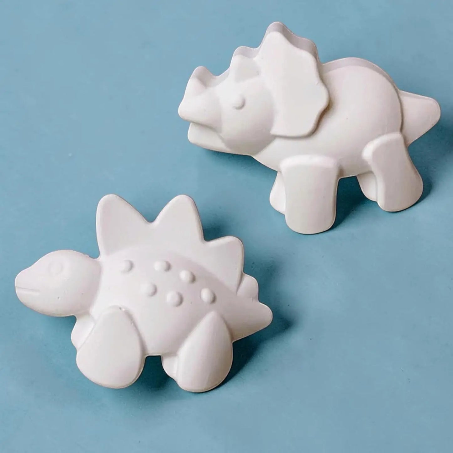 Figurines Triceratops et Stegosaure kawaii à peindre activité créative dinosaure