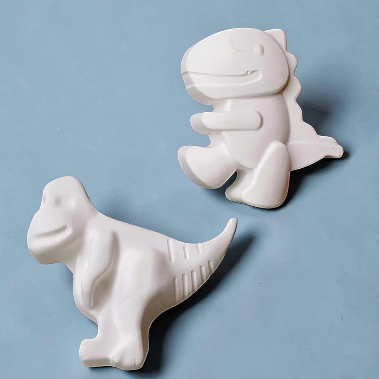 Figurines T-Rex et velociraptor kawaii à peindre activité créative dinosaure