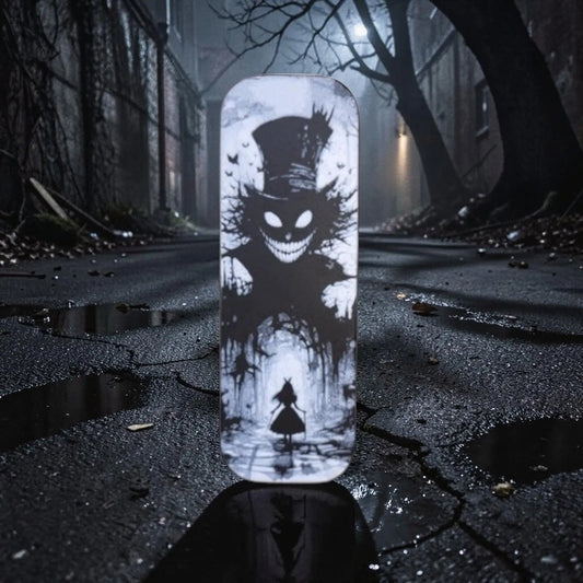 Marque-page Alice en impression 3D noir et blanc avec univers sombre et mystérieux inspiré d’un conte fantastique