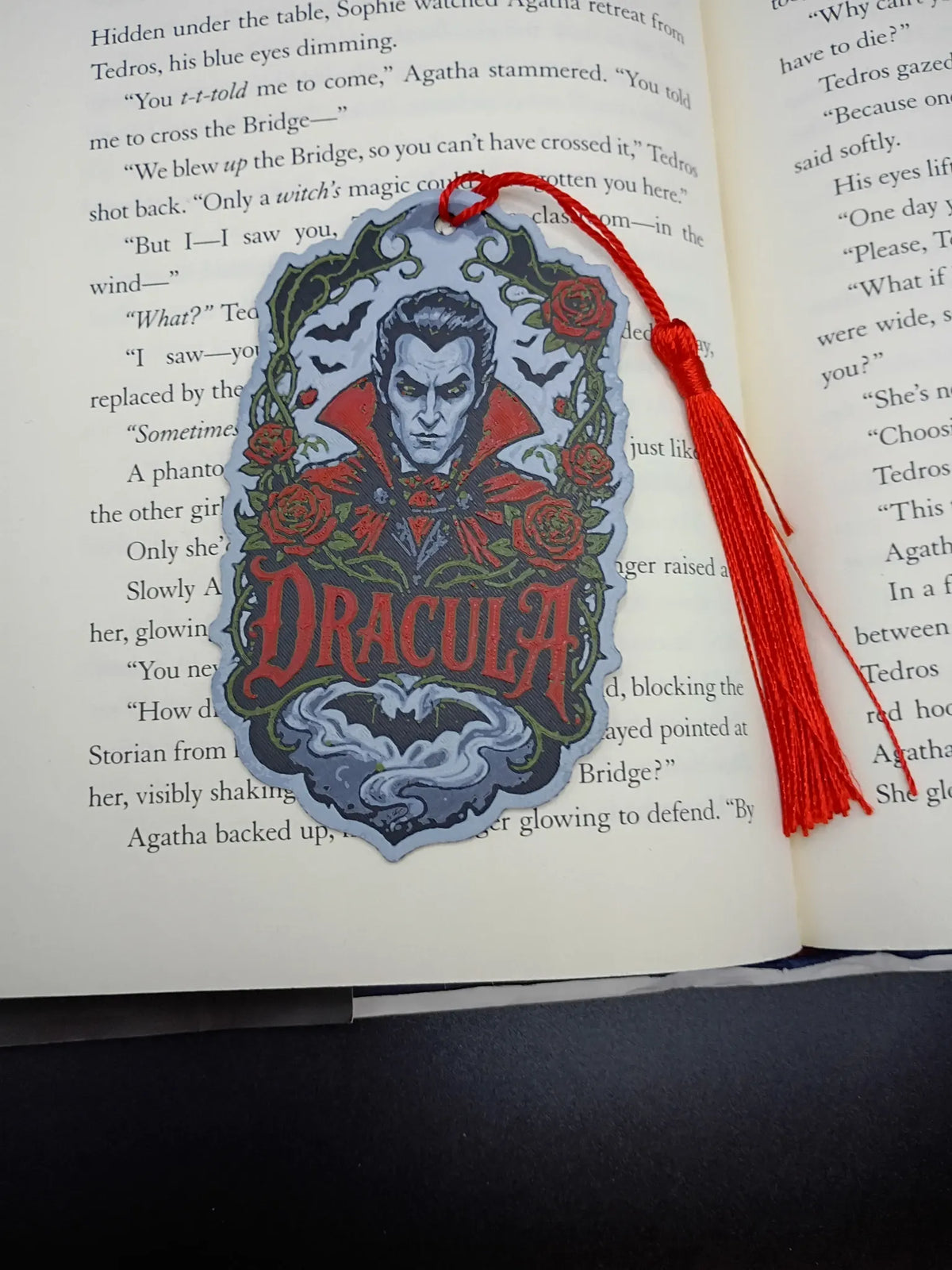 Marque-page Dracula Halloween gothique imprimé en 3D avec pompon rouge