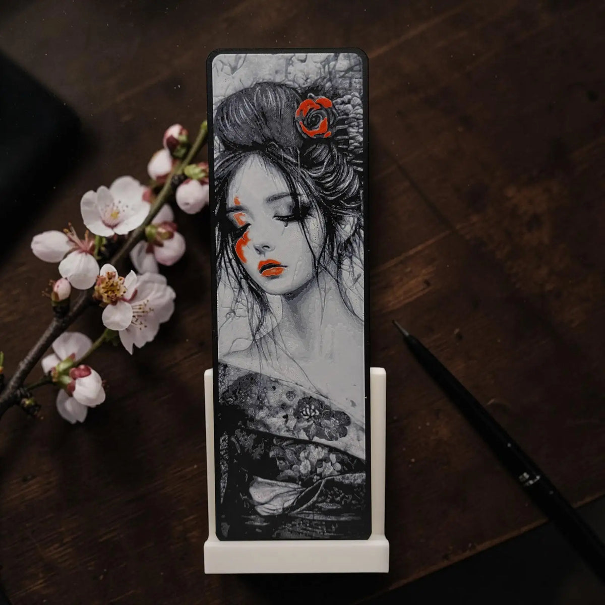 Marque-page femme japonaise sakura en impression 3D noir et blanc avec touches rouges disponible en 3 modèles