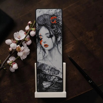 Marque-page femme japonaise sakura en impression 3D noir et blanc avec touches rouges disponible en 3 modèles