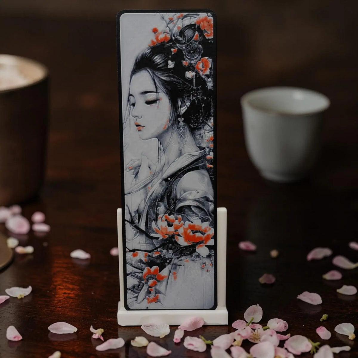 Marque-page femme japonaise sakura en impression 3D noir et blanc avec touches rouges disponible en 3 modèles