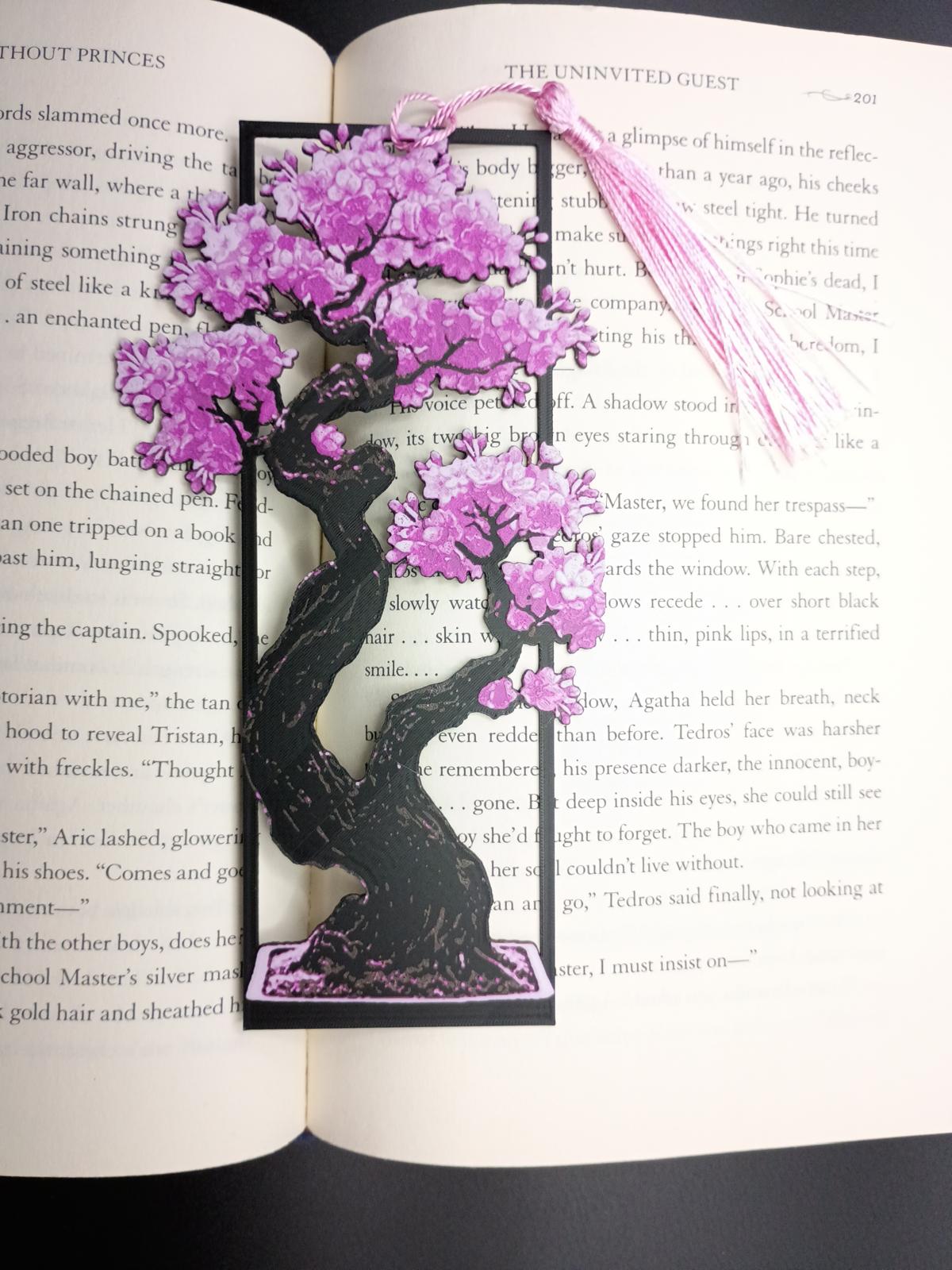 Marque-page sakura en impression 3D avec arbre japonais en fleurs disponible en rose ou vert avec pompon