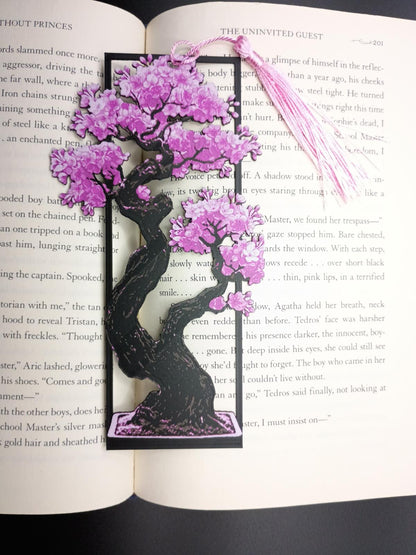 Marque-page sakura en impression 3D avec arbre japonais en fleurs disponible en rose ou vert avec pompon