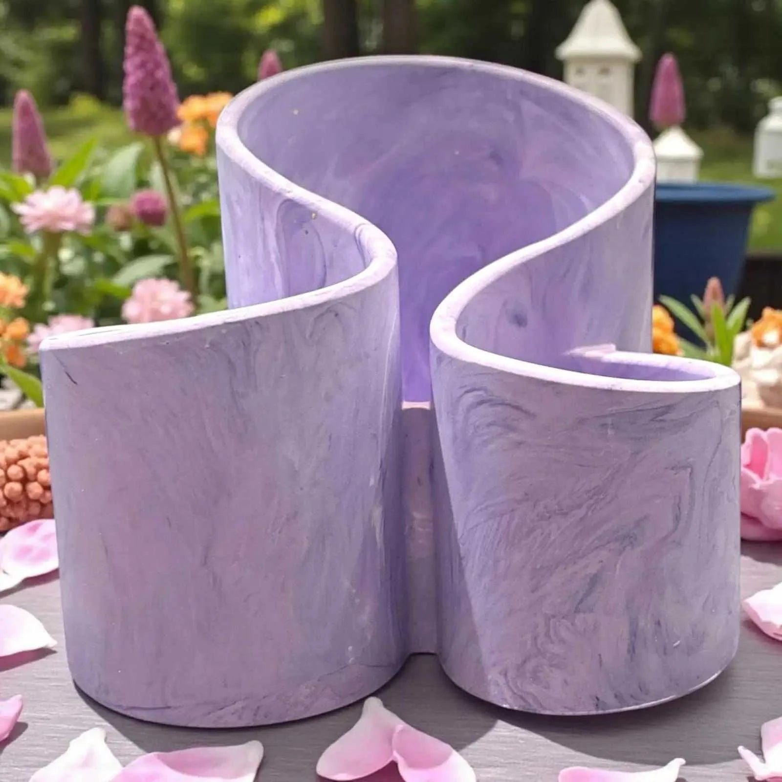 Organisateur fait main en Jesmonite marbré violet. Chic, doux et original. Idéal pour coiffeuse, bureau ou déco zen. Fabriqué en France par Epoxy Kawaii.