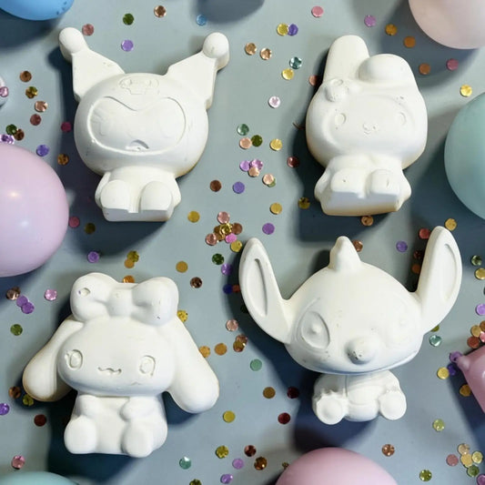 Pack créatif kawaii avec petites figurines à peindre style pastel et cute