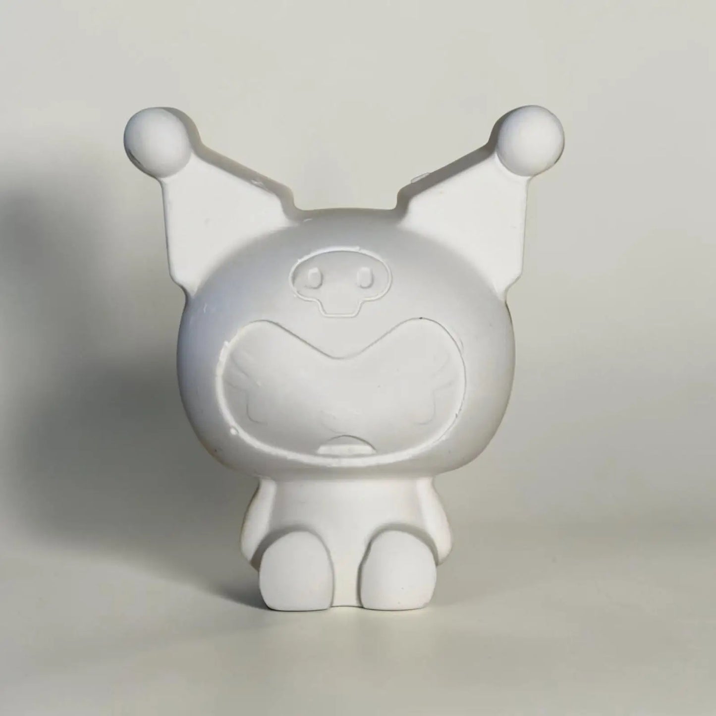 Figurine kawaii blanche à peindre style cute et gothique pastel