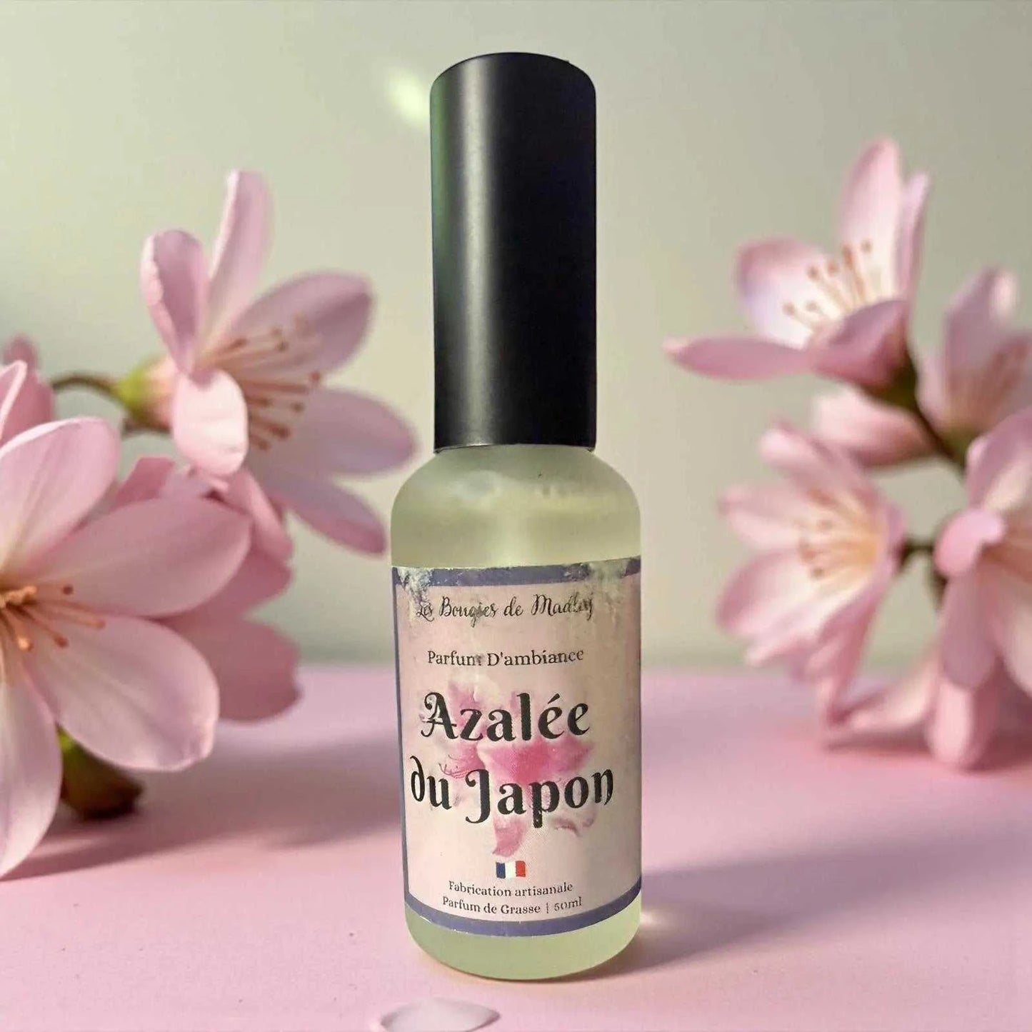 Détente & sérénité avec nos parfums d’ambiance zen : Jasmin, Cappuccino, Douceur du Canada, Sunset, Azalée du Japon, Fleur de cerisier.