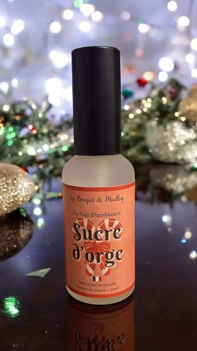Crée la magie de Noël avec nos parfums d’ambiance artisanaux : Sapin, Épice de Noël, Sucre d’orge, Pain d’épice, Marrons glacés.