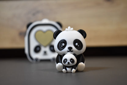 Pocket Pals Panda avec mini panda devant