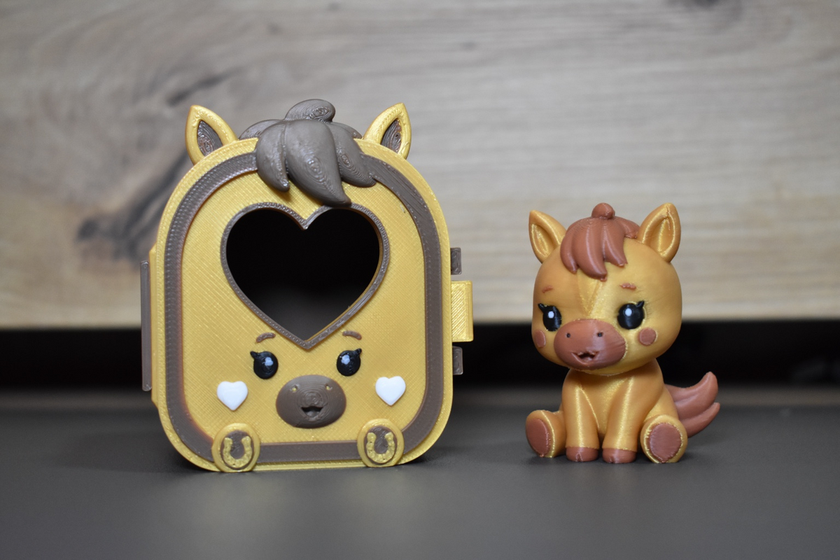 Pocket Pals Pony avec sa mini maison cheval assortie - création 3D kawaii