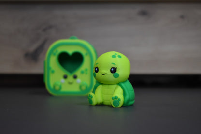 Gros plan de la figurine Pocket Pals Tortue kawaii verte imprimée en 3D
