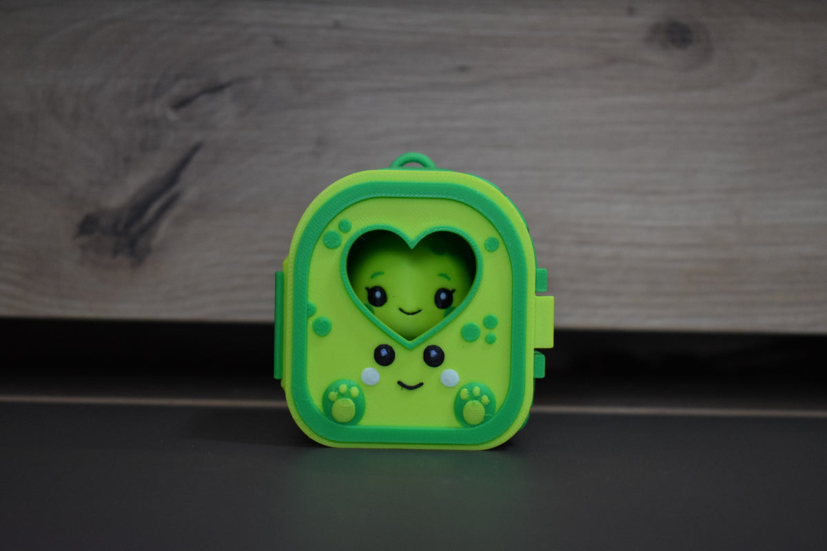 Pocket Pals Tortue dans sa mini maison verte avec fenêtre cœur