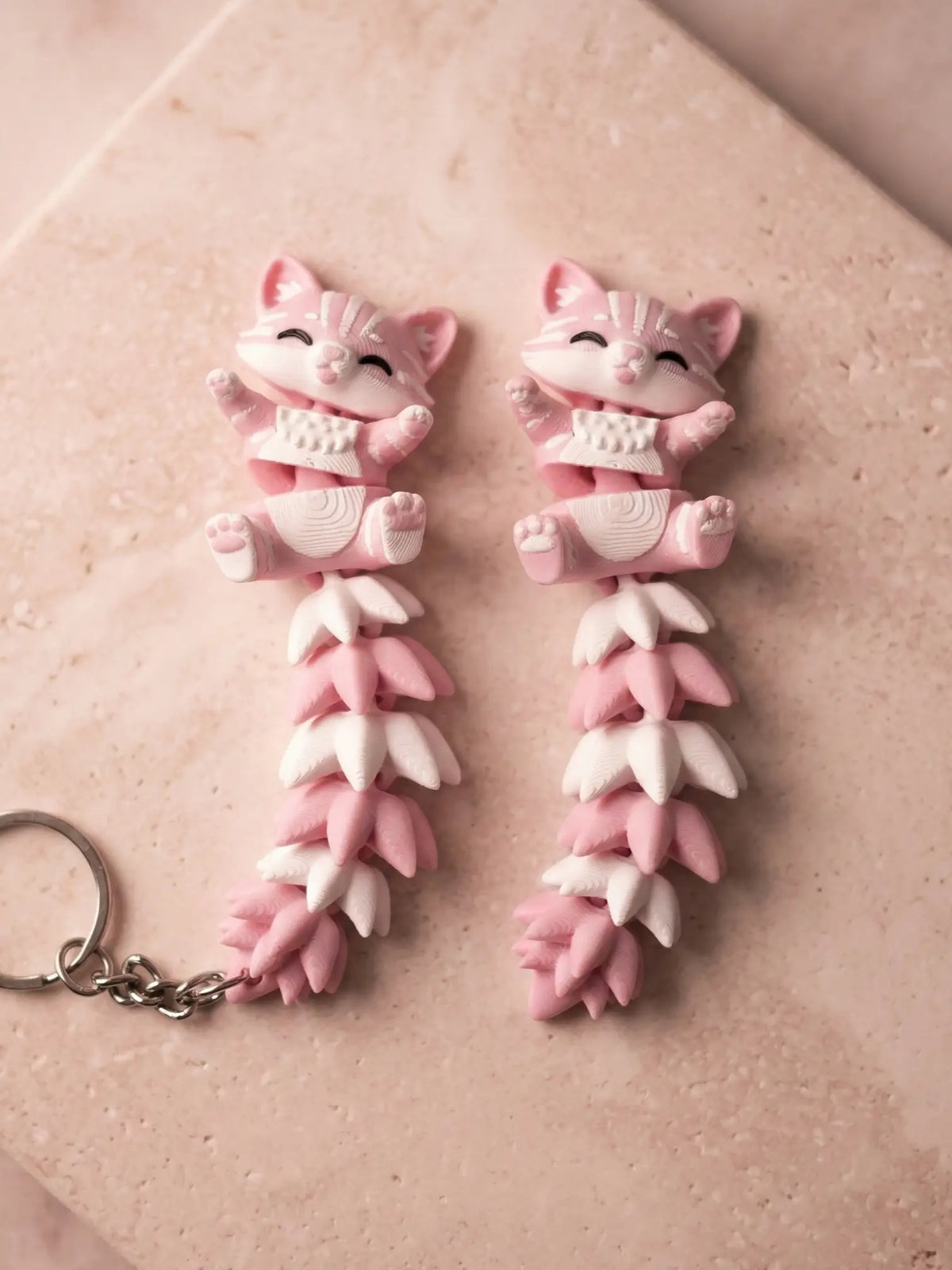Porte-clé Chat articulé 3D – Chaton Kawaii Fluffy Tail Epoxy Kawaii