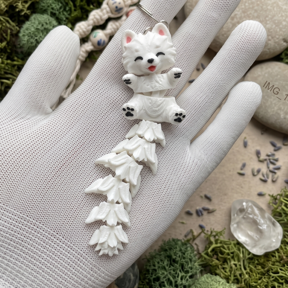Samoyède kawaii articulé blanc avec queue Fluffy et chaînette métallique