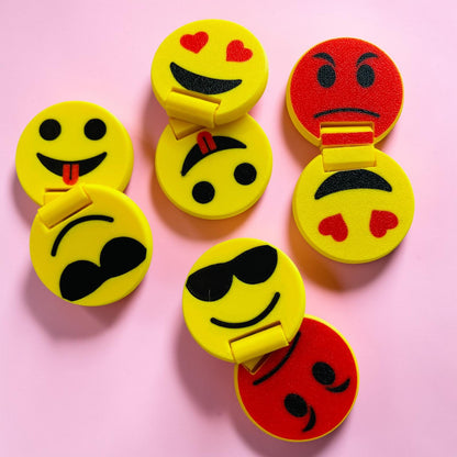 Slider emoji anti-stress en impression 3D avec visages jaunes fun à faire glisser entre les doigts