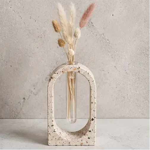 Soliflore arche personnalisable en jesmonite avec fleurs séchées