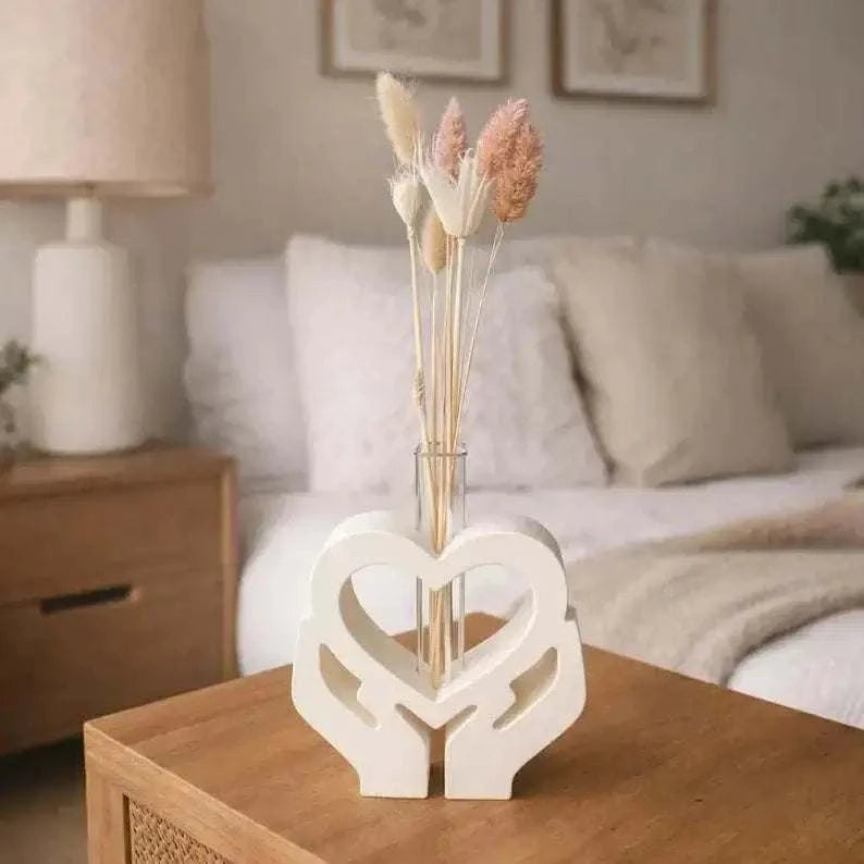 Soliflore mains cœur en jesmonite blanc et doré avec fleurs séchées – décoration artisanale Epoxy Kawaii