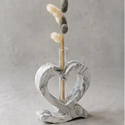 Soliflore cœur en Jesmonite artisanal avec tube en verre pour fleurs décoratives