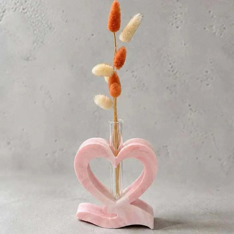 Soliflore cœur en jesmonite rose effet marbré avec fleurs séchées décoration artisanale moderne