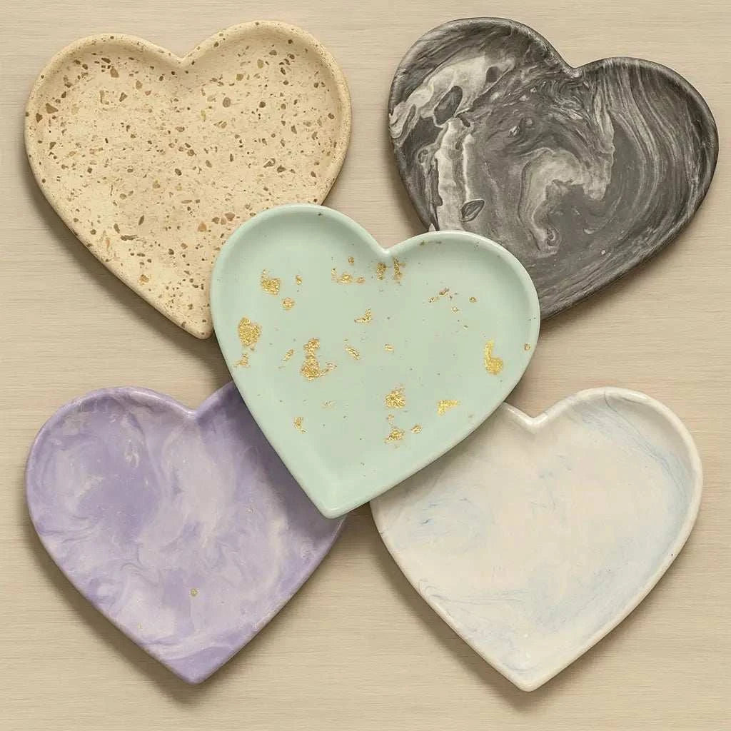 Vide-poche cœur en Jesmonite personnalisable, finition satinée, artisanal français