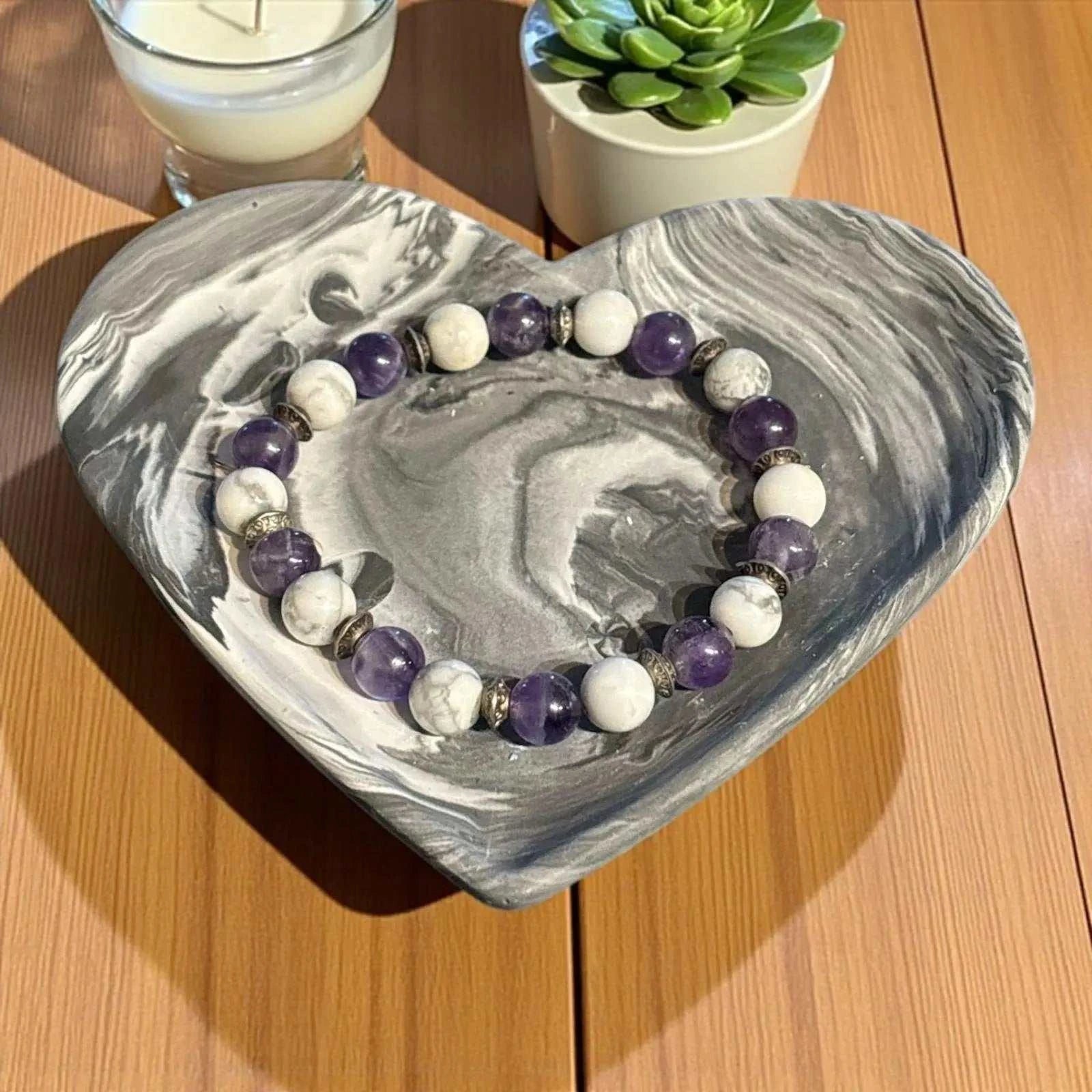 Vide-poche cœur en Jesmonite 🖤 marbré noir, gris et blanc. Création artisanale Epoxy Kawaii – design chic, durable et 100 % fait main en France.